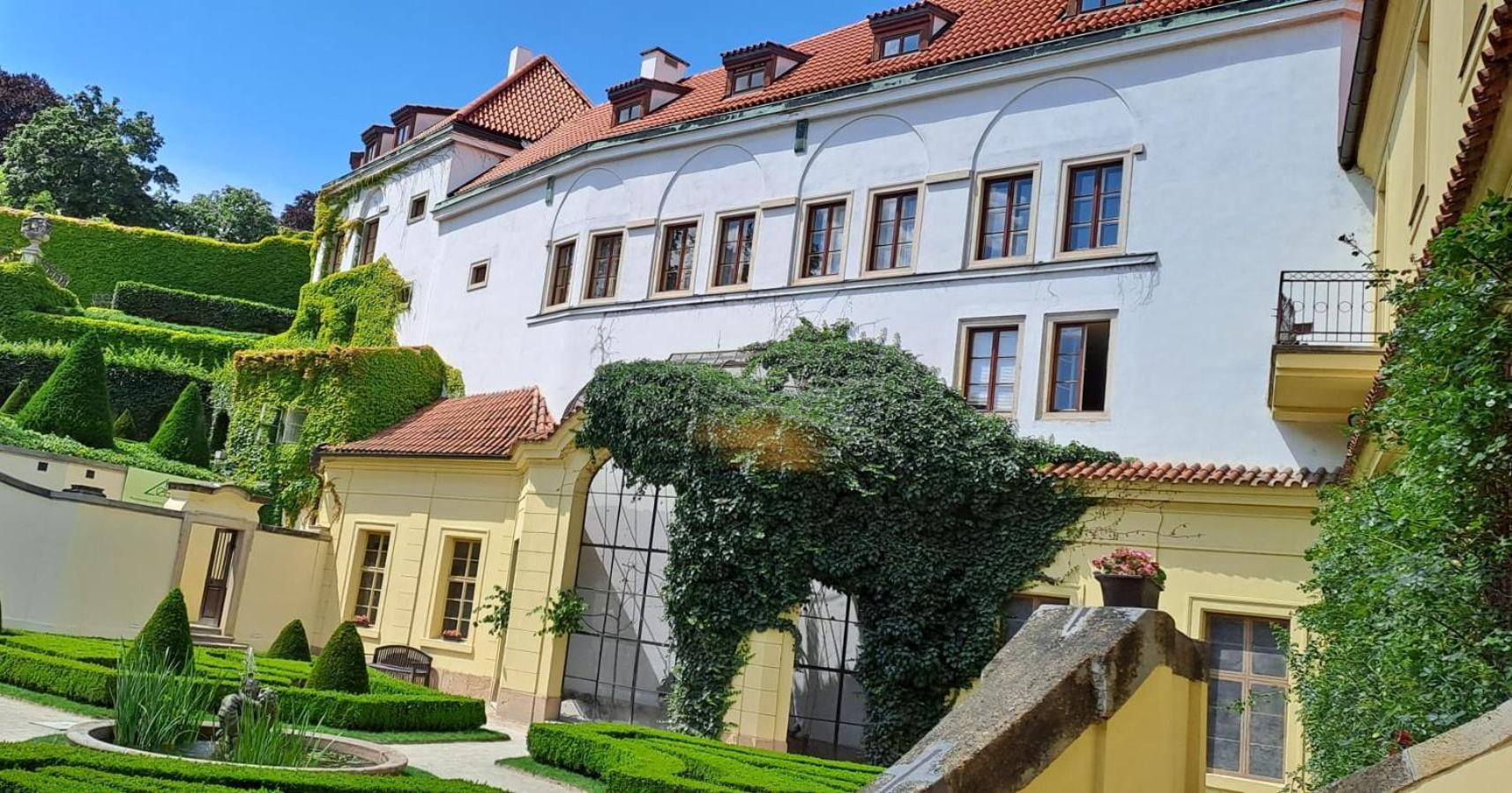 Apartment At The Blue Lion & Parking Assistance Prag